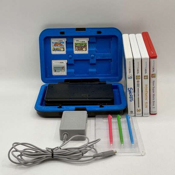 Nintendo 3DS Mario Edition Console RARE Bundle w/ 7 Games, Charger, & Case - Picture 1 of 16